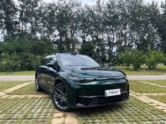 零跑C10 产品图