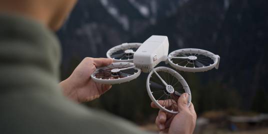 DJI Flip 主视觉